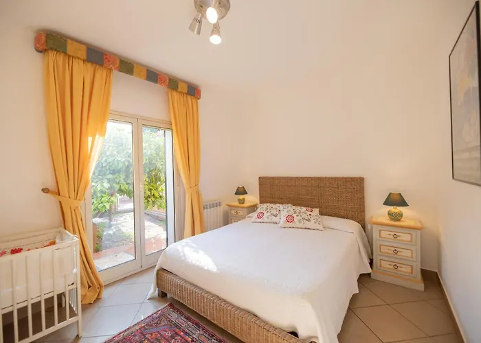 Caterina Вилла Чефалу